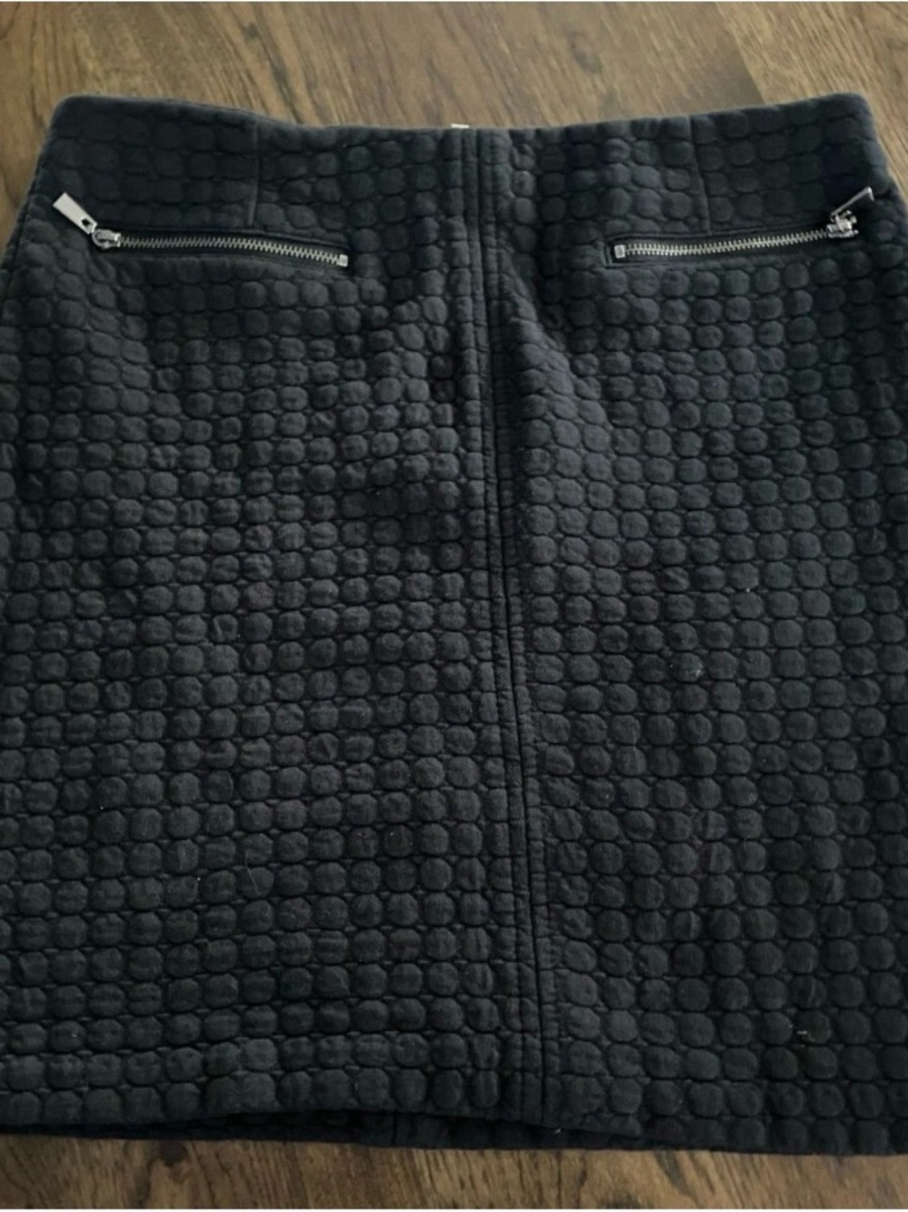 Laundry By Shelli Segal Size 6 Black Textured Mini Skirt with Zip Accents-004